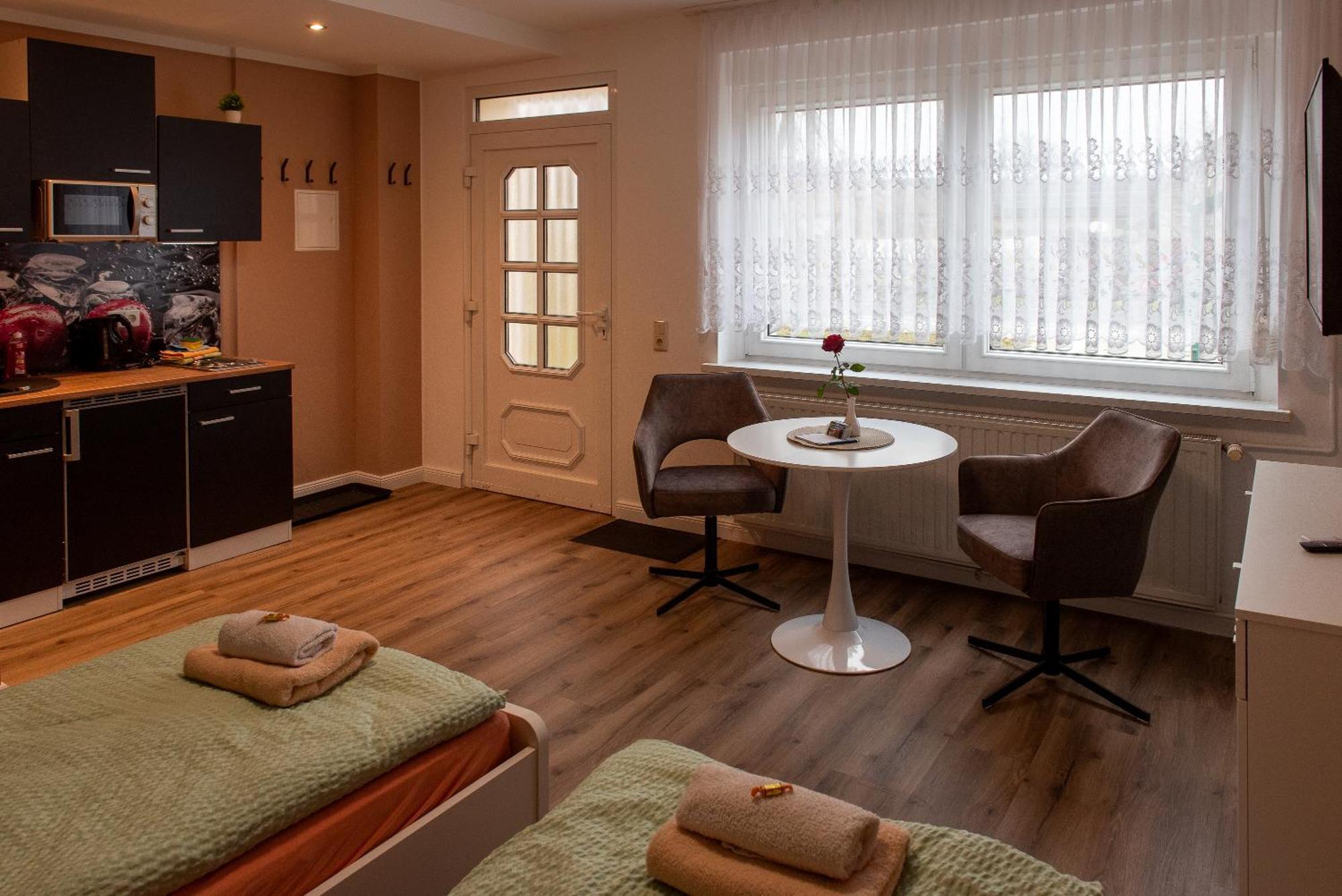 Top-Moderne Ferienwohnung Und Apartments Auf Frueherem Wunderschoenen Bauernhof Im Elbe-Elster-Kreis In Brandenburg Bei Herzberg-Elster, Schoenewalde, Holzdorf Eksteriør billede