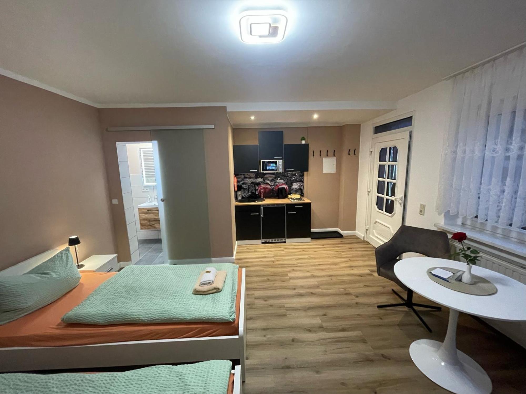 Top-Moderne Ferienwohnung Und Apartments Auf Frueherem Wunderschoenen Bauernhof Im Elbe-Elster-Kreis In Brandenburg Bei Herzberg-Elster, Schoenewalde, Holzdorf Eksteriør billede